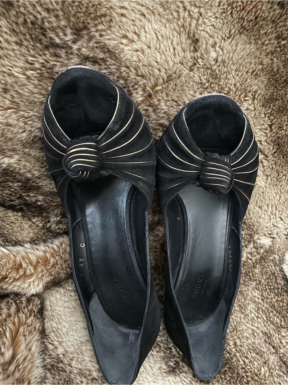 Gucci Black Suede Heels with Gold Stripes & Accent Knot - Picture 3 of 10